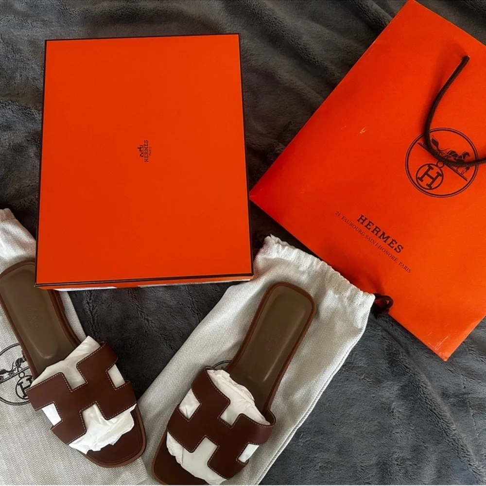 Hermes Brown Women's Sandals - Picture 3 of 4